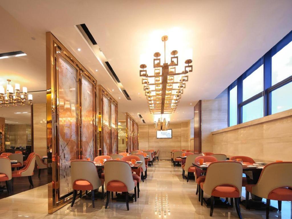 Hotel Wyndham Grand Plaza Royale Huayu Chongqing Zewnętrze zdjęcie