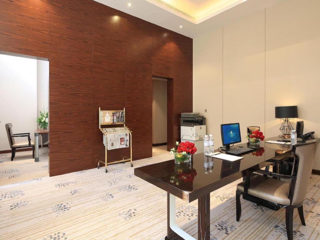 Hotel Wyndham Grand Plaza Royale Huayu Chongqing Zewnętrze zdjęcie