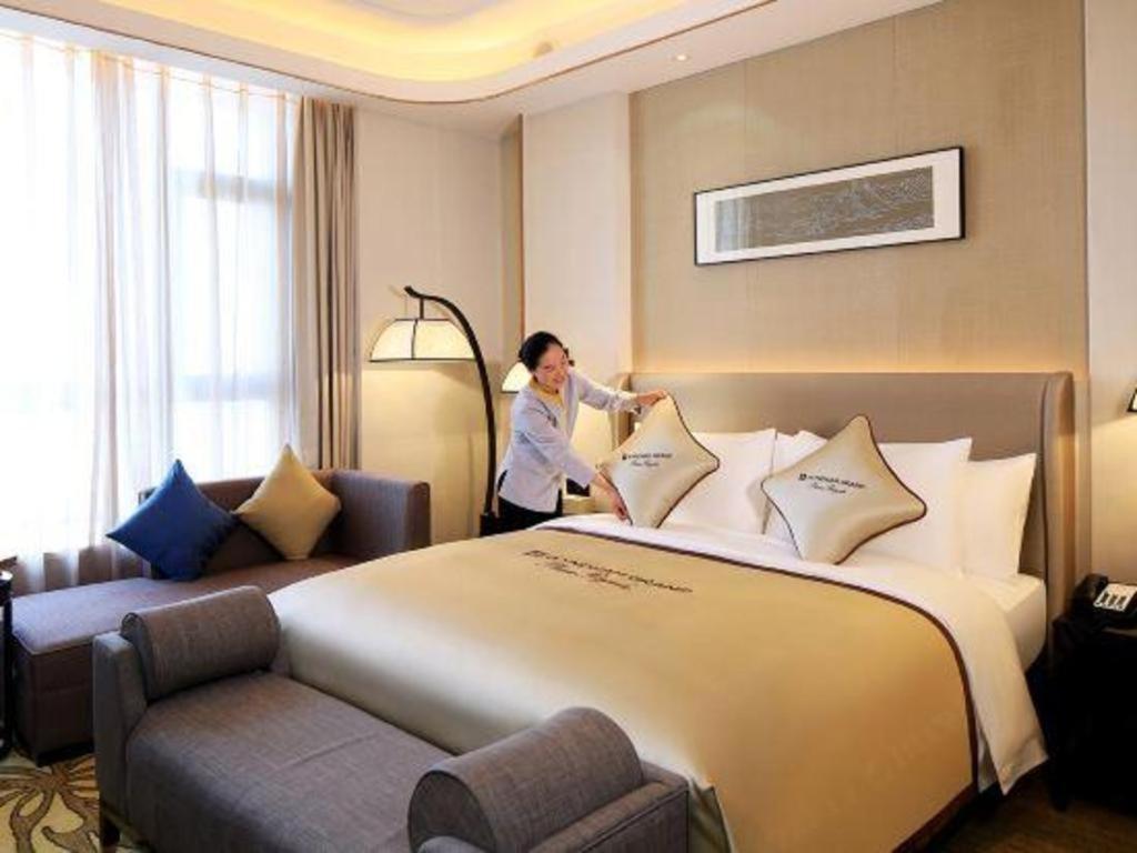 Hotel Wyndham Grand Plaza Royale Huayu Chongqing Zewnętrze zdjęcie