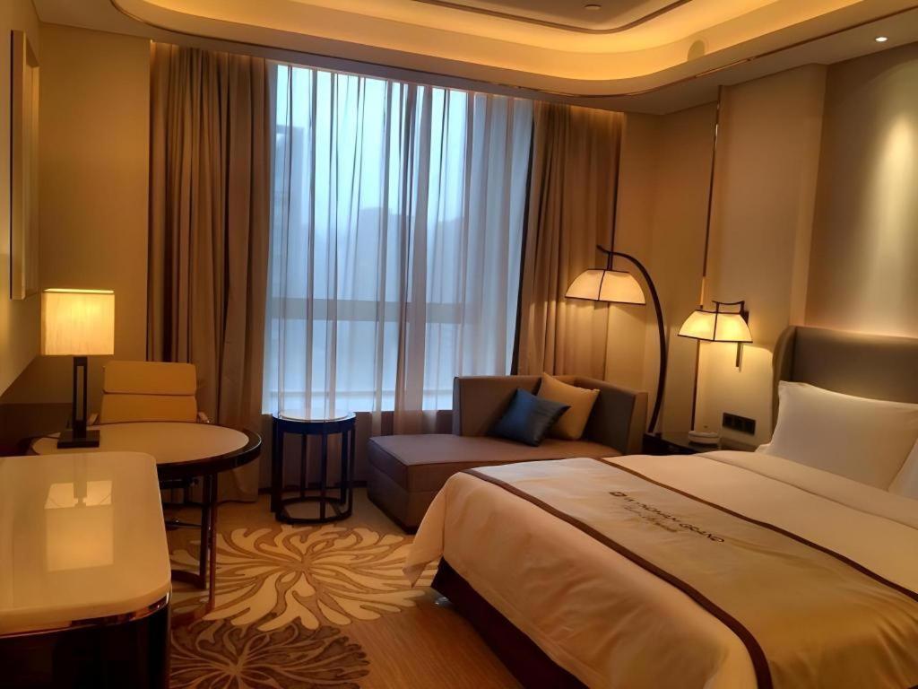 Hotel Wyndham Grand Plaza Royale Huayu Chongqing Zewnętrze zdjęcie
