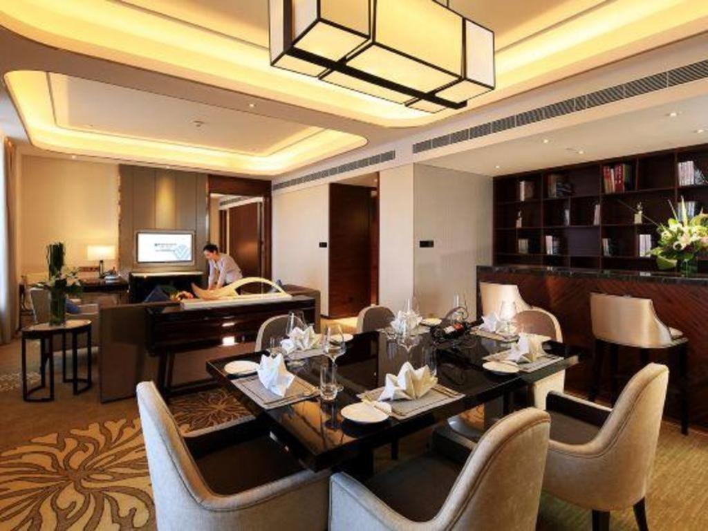 Hotel Wyndham Grand Plaza Royale Huayu Chongqing Zewnętrze zdjęcie