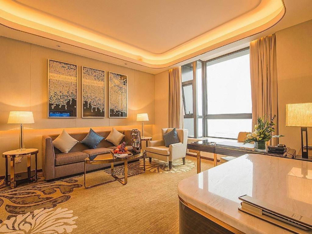 Hotel Wyndham Grand Plaza Royale Huayu Chongqing Zewnętrze zdjęcie