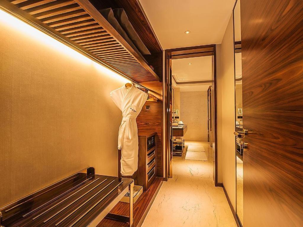Hotel Wyndham Grand Plaza Royale Huayu Chongqing Zewnętrze zdjęcie