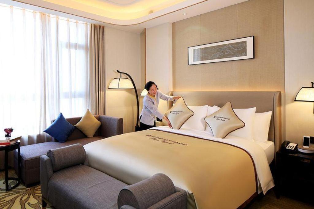 Hotel Wyndham Grand Plaza Royale Huayu Chongqing Zewnętrze zdjęcie